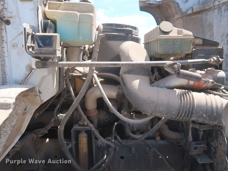 image for item JX9254 1998 Chevrolet C7500  utility / service truck