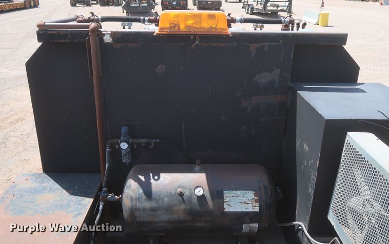 image for item JX9254 1998 Chevrolet C7500  utility / service truck