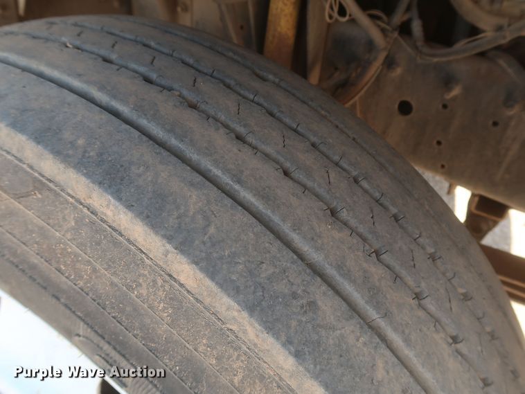 image for item JX9254 1998 Chevrolet C7500  utility / service truck