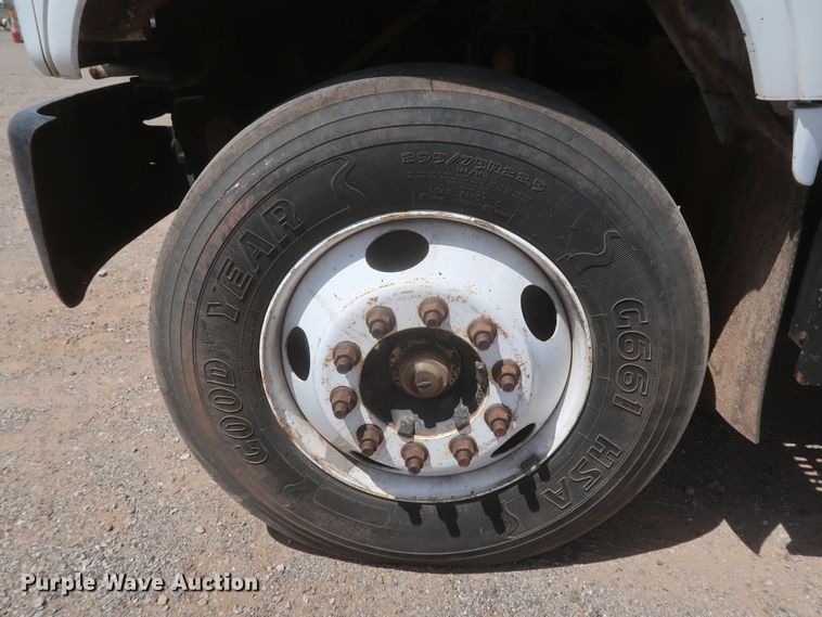 image for item JX9254 1998 Chevrolet C7500  utility / service truck