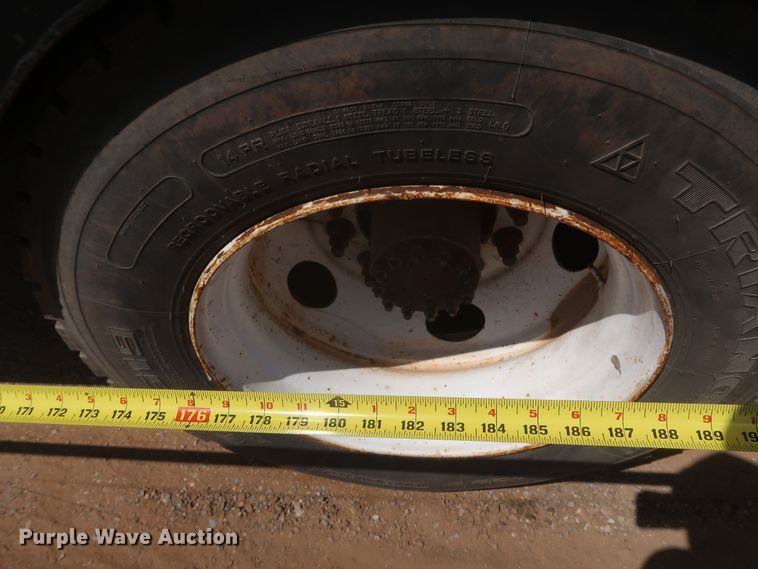 image for item JX9254 1998 Chevrolet C7500  utility / service truck