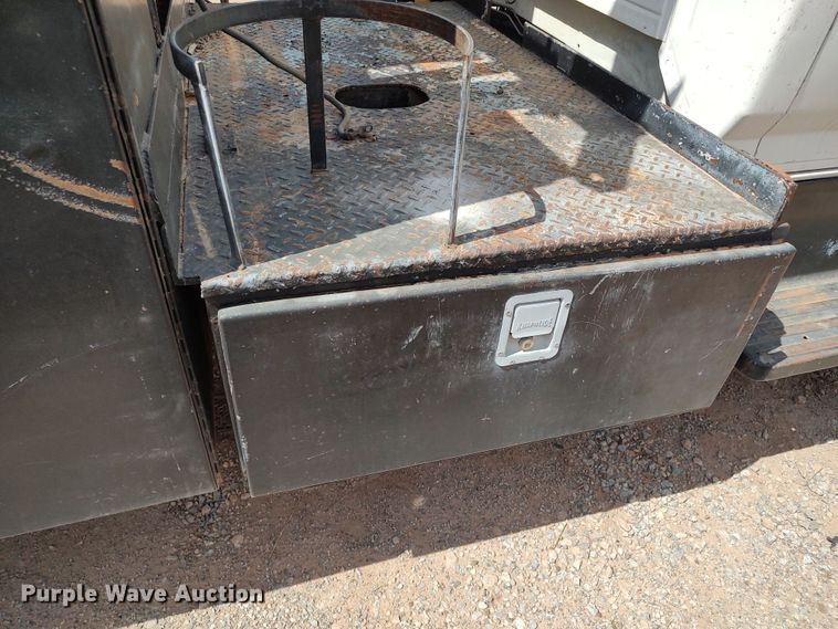 image for item JX9257 1995 Ford F700  utility / service truck