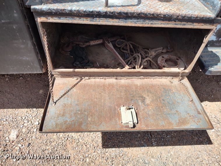 image for item JX9257 1995 Ford F700  utility / service truck