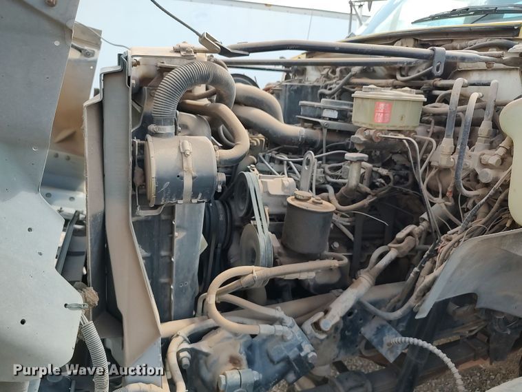 image for item JX9257 1995 Ford F700  utility / service truck