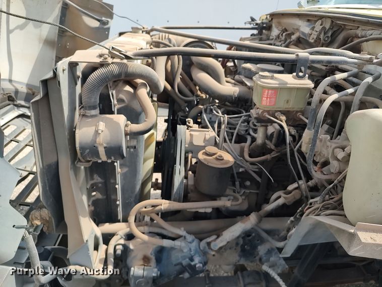 image for item JX9257 1995 Ford F700  utility / service truck