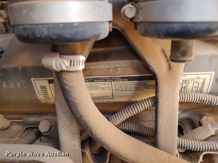 image for item JX9257 1995 Ford F700  utility / service truck