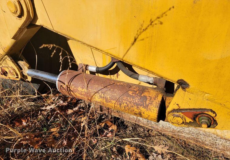 image for item KB9928 1983 Reynolds 10C  scraper