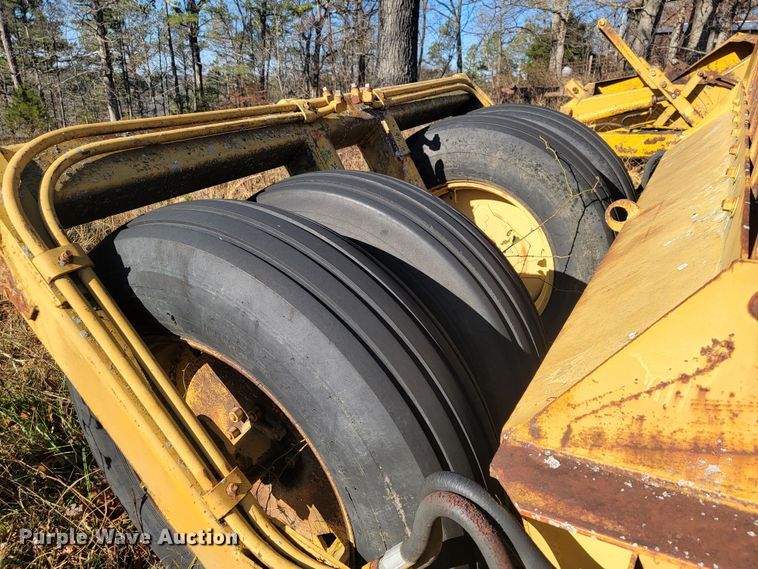 image for item KB9928 1983 Reynolds 10C  scraper