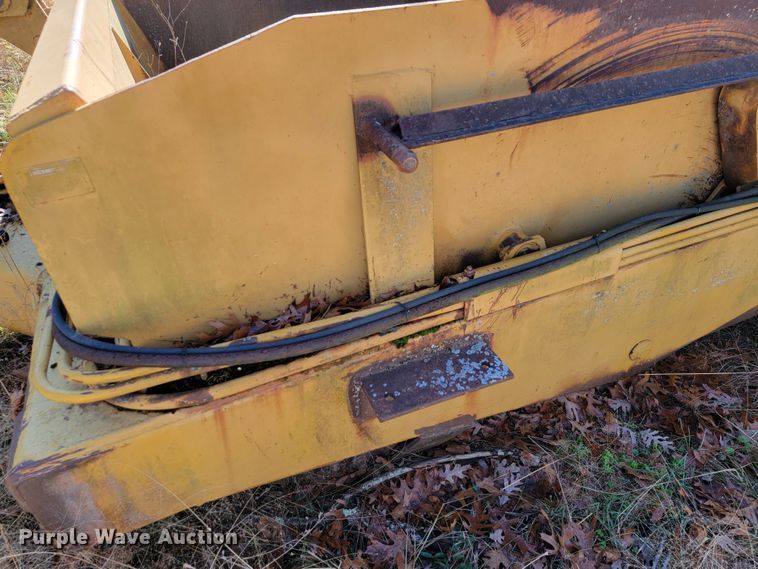 image for item KB9928 1983 Reynolds 10C  scraper