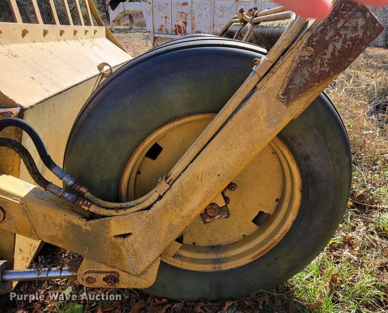 image for item KB9928 1983 Reynolds 10C  scraper