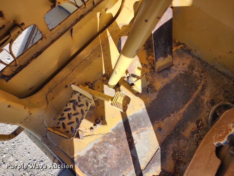 image for item KC9411 1985 Caterpillar 613C  elevating scraper