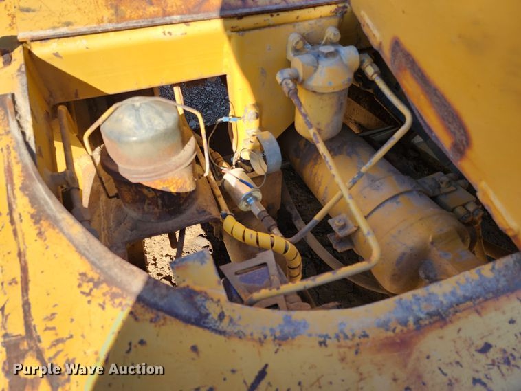 image for item KC9411 1985 Caterpillar 613C  elevating scraper