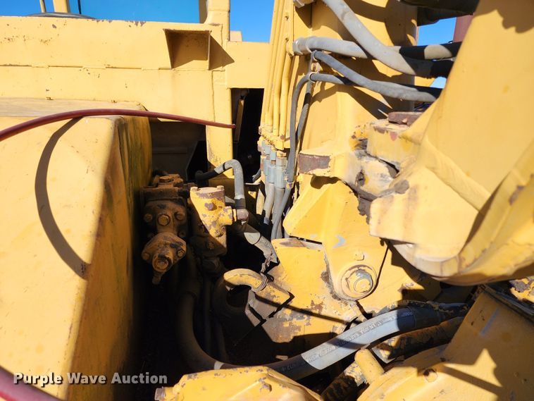 image for item KC9411 1985 Caterpillar 613C  elevating scraper