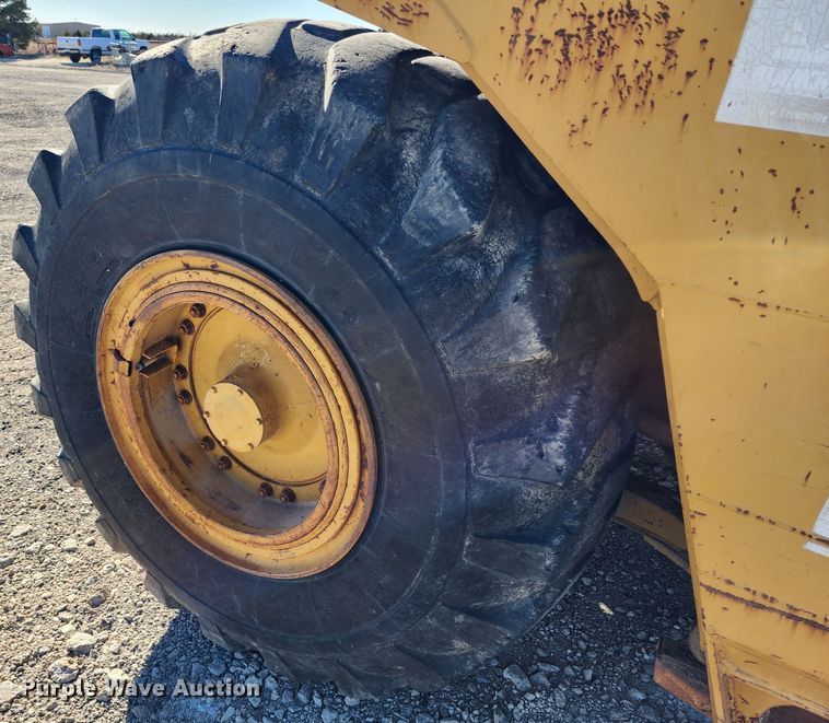 image for item KC9411 1985 Caterpillar 613C  elevating scraper