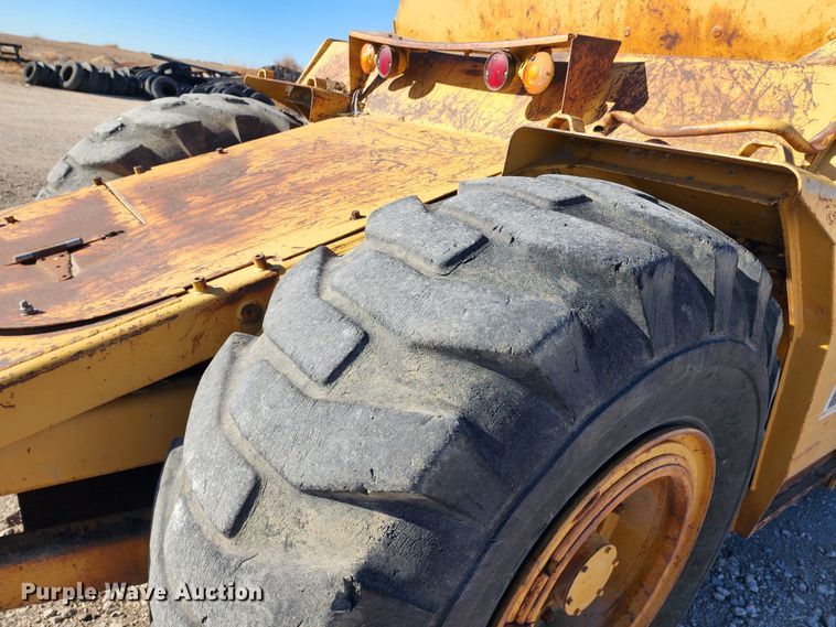 image for item KC9411 1985 Caterpillar 613C  elevating scraper