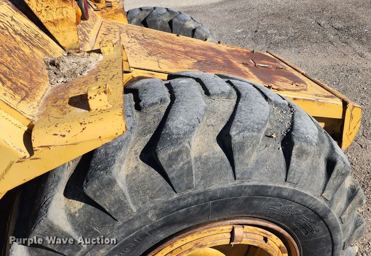 image for item KC9411 1985 Caterpillar 613C  elevating scraper