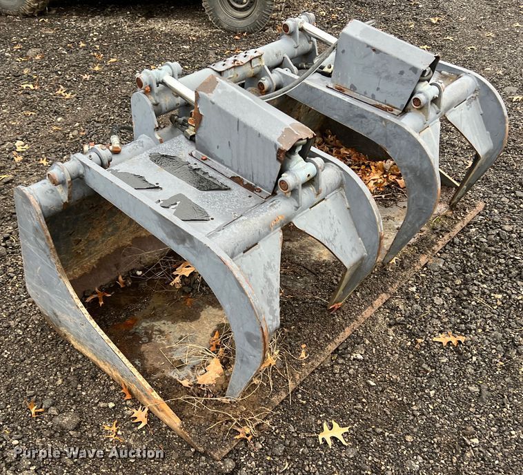 image for item KF9747 Thomas B305  skid steer grapple bucket