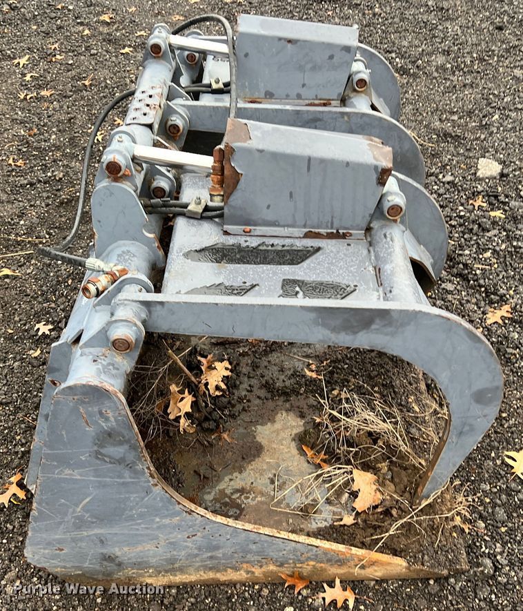 image for item KF9747 Thomas B305  skid steer grapple bucket