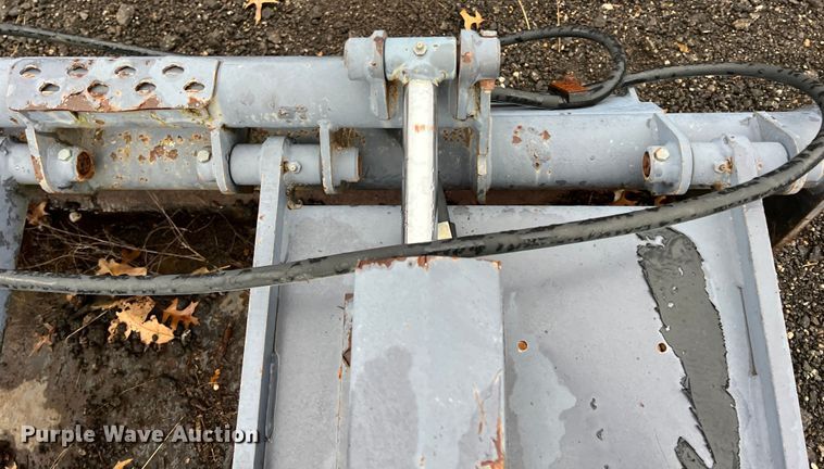 image for item KF9747 Thomas B305  skid steer grapple bucket