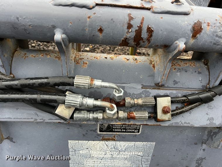 image for item KF9747 Thomas B305  skid steer grapple bucket