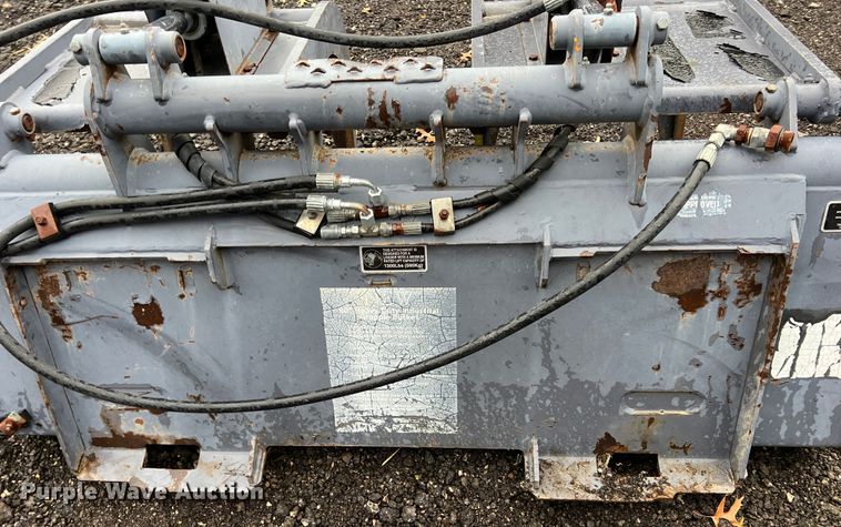 image for item KF9747 Thomas B305  skid steer grapple bucket