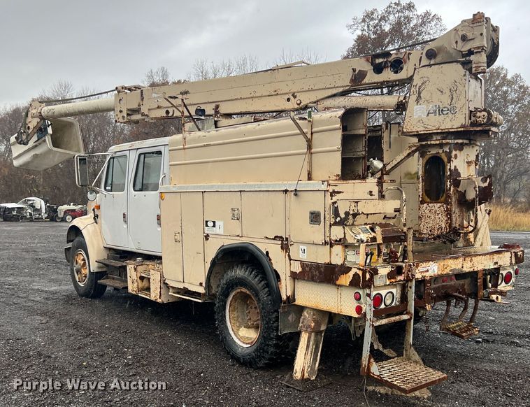 image for item KF9756 1990 International 4700  crew cab bucket truck