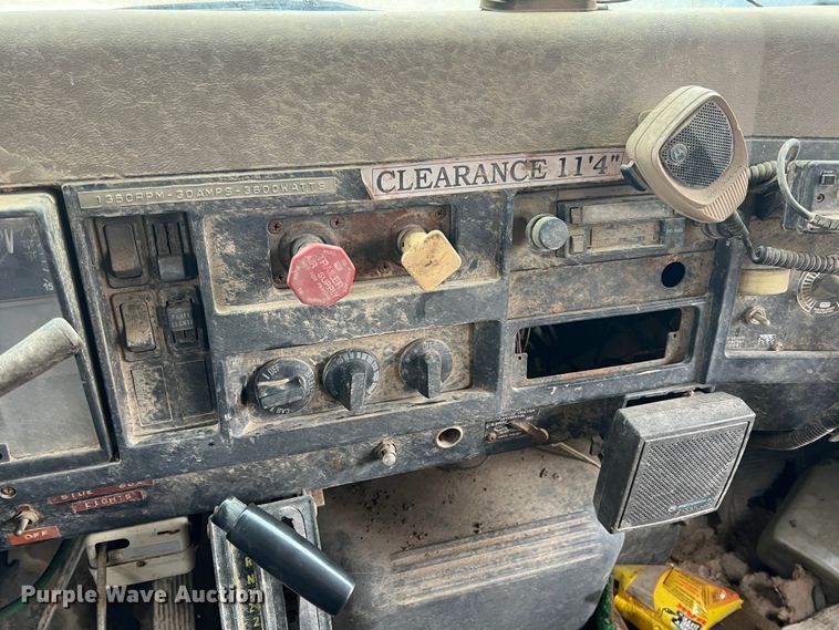 image for item KF9756 1990 International 4700  crew cab bucket truck