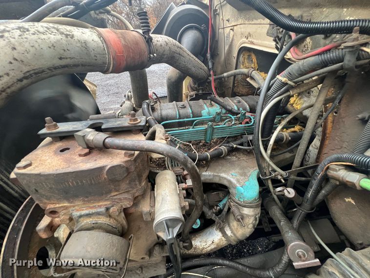 image for item KF9756 1990 International 4700  crew cab bucket truck