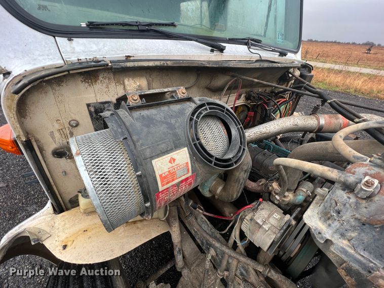 image for item KF9756 1990 International 4700  crew cab bucket truck