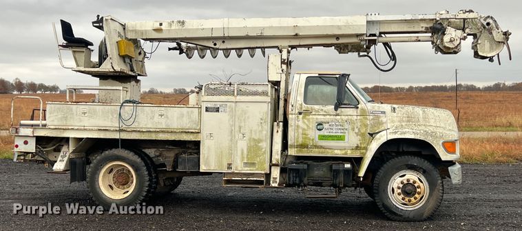 image for item KF9759 1997 Ford F800  digger derrick truck