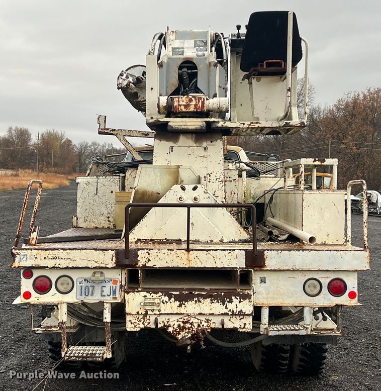 image for item KF9759 1997 Ford F800  digger derrick truck