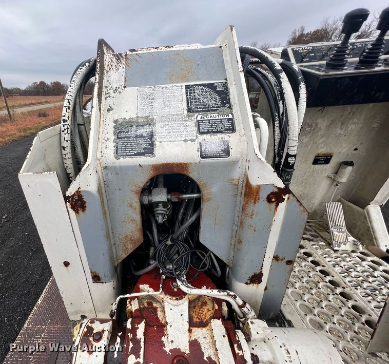 image for item KF9759 1997 Ford F800  digger derrick truck