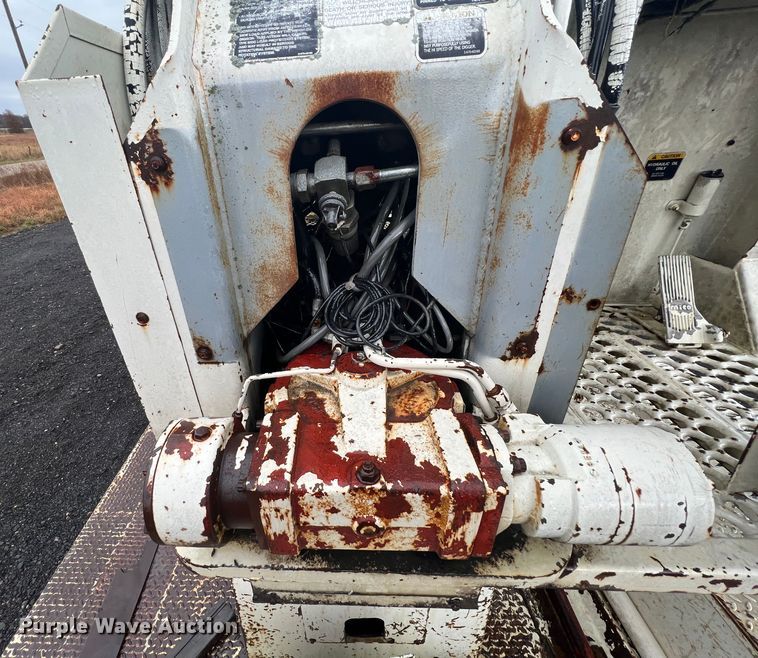 image for item KF9759 1997 Ford F800  digger derrick truck