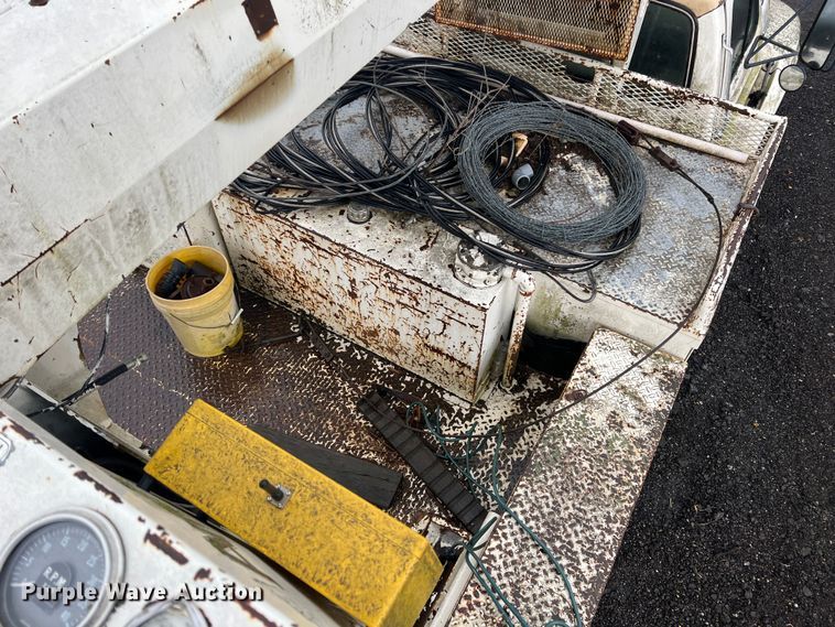 image for item KF9759 1997 Ford F800  digger derrick truck