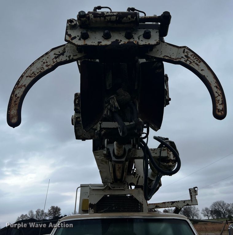 image for item KF9759 1997 Ford F800  digger derrick truck