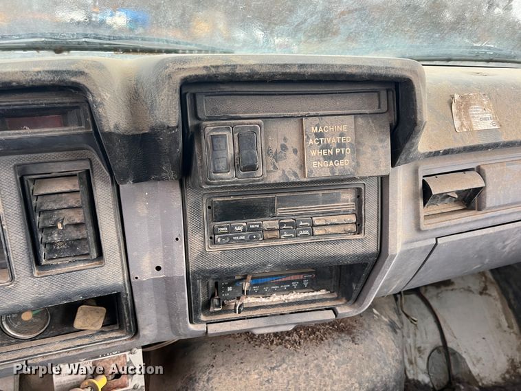 image for item KF9759 1997 Ford F800  digger derrick truck