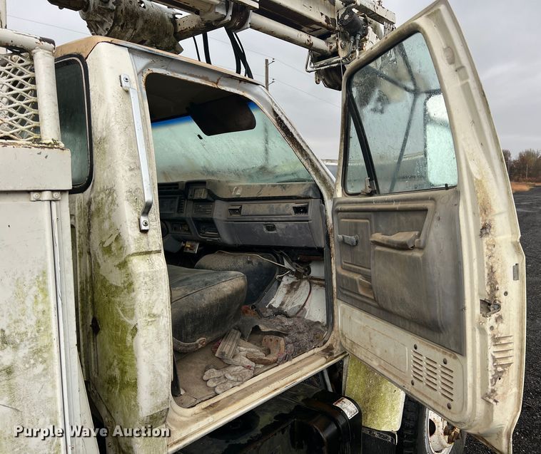 image for item KF9759 1997 Ford F800  digger derrick truck
