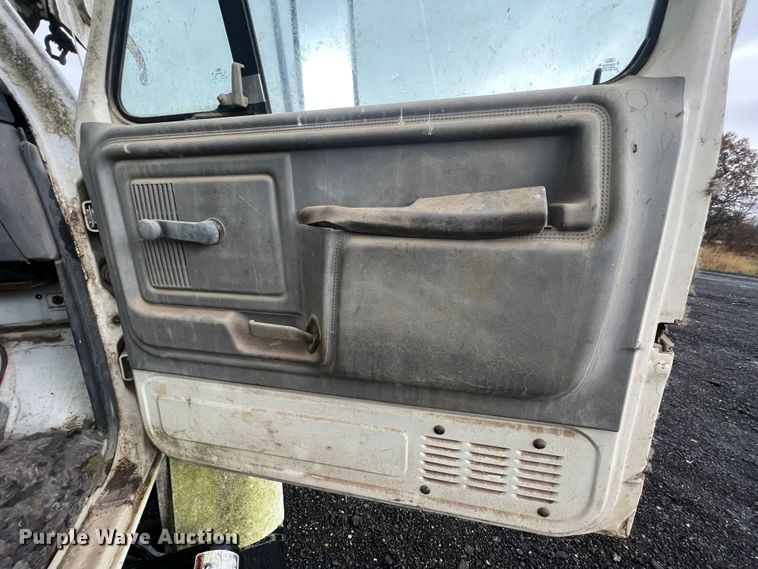 image for item KF9759 1997 Ford F800  digger derrick truck