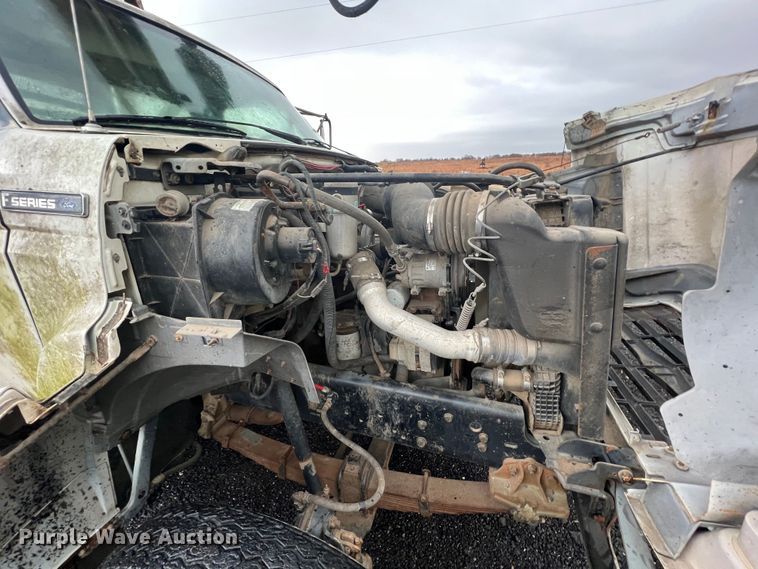 image for item KF9759 1997 Ford F800  digger derrick truck