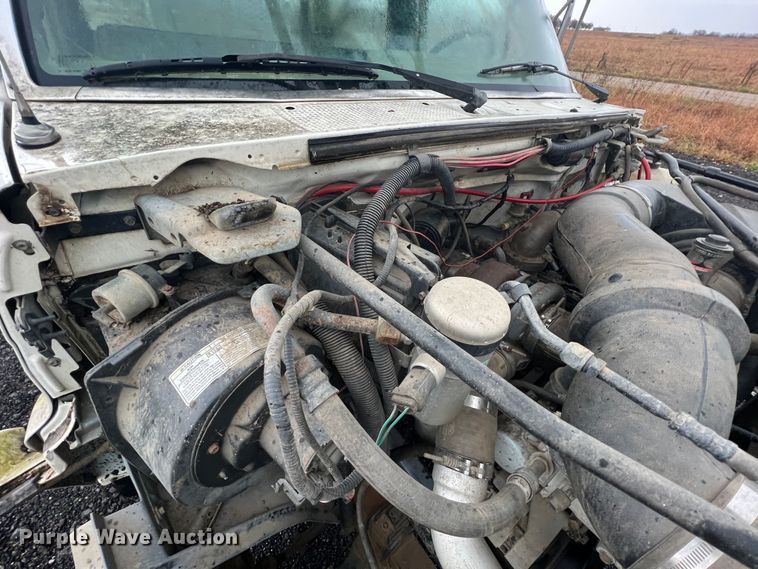 image for item KF9759 1997 Ford F800  digger derrick truck