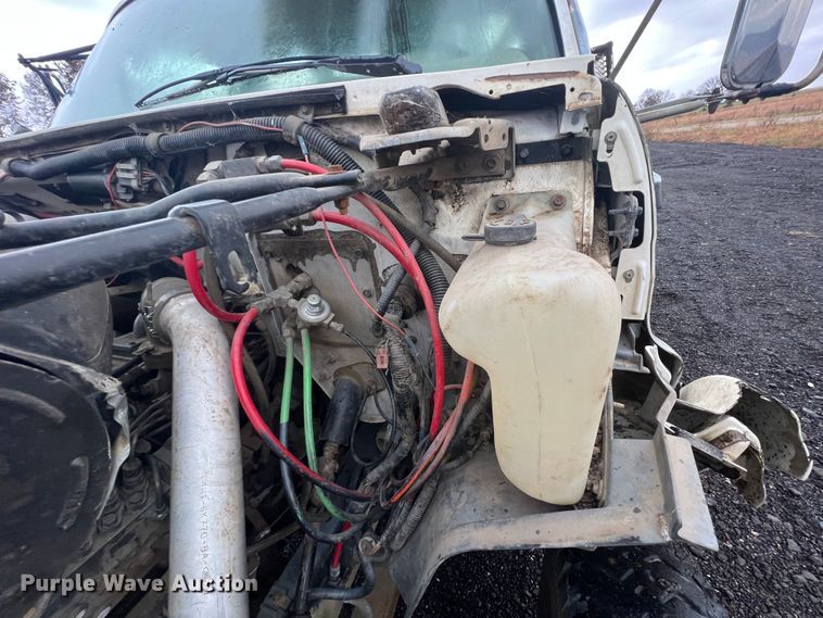 image for item KF9759 1997 Ford F800  digger derrick truck