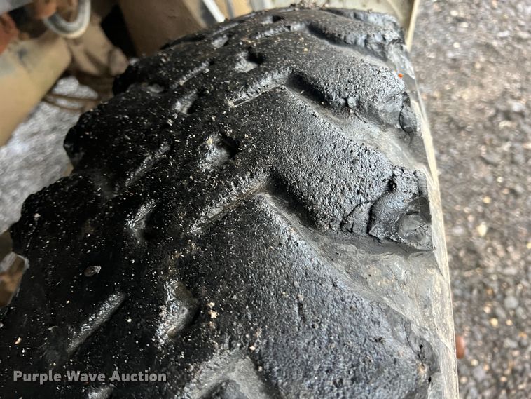 image for item KF9759 1997 Ford F800  digger derrick truck