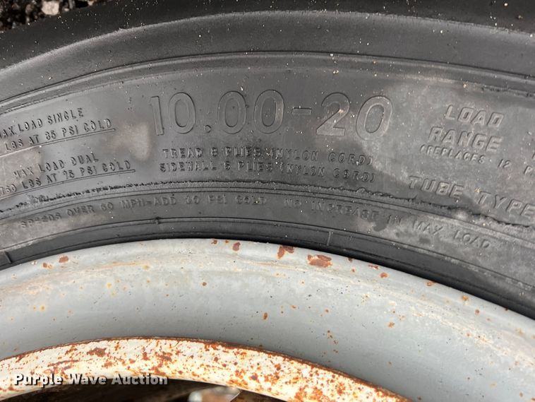 image for item KF9759 1997 Ford F800  digger derrick truck