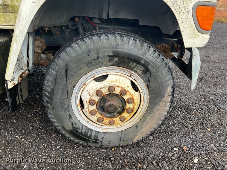 image for item KF9759 1997 Ford F800  digger derrick truck