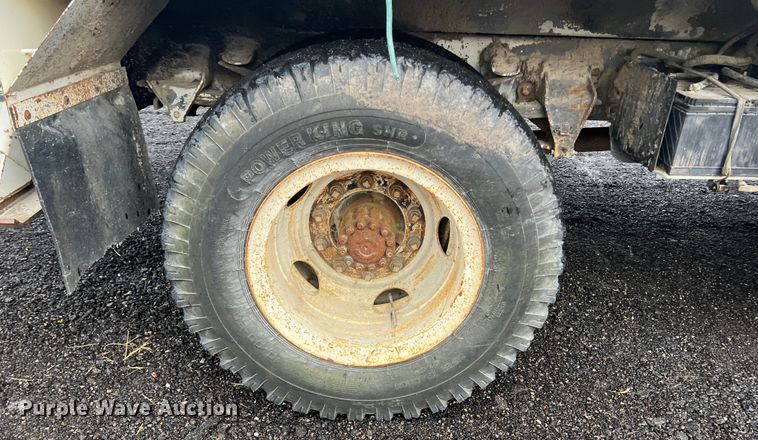 image for item KF9759 1997 Ford F800  digger derrick truck