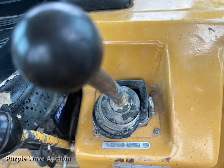 image for item KF9765 1991 Fiat-Allis 10C  dozer