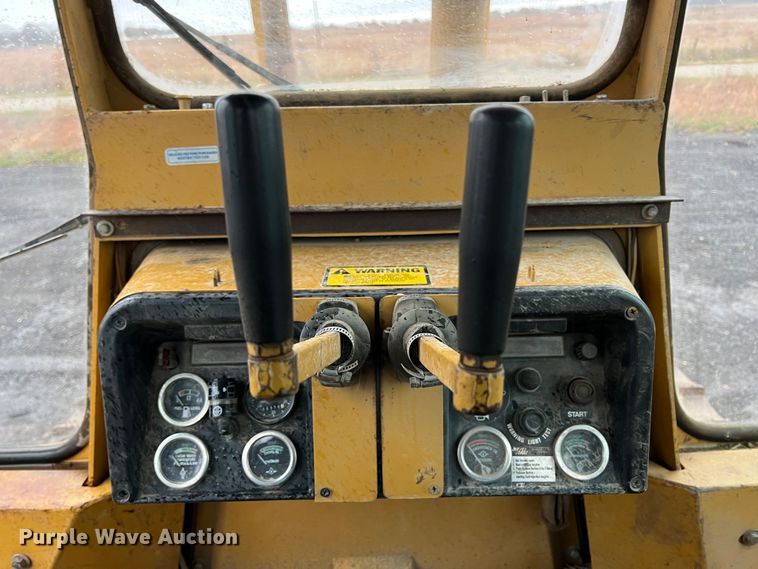 image for item KF9765 1991 Fiat-Allis 10C  dozer