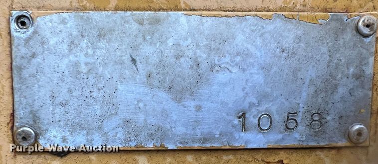 image for item KF9765 1991 Fiat-Allis 10C  dozer