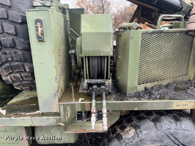 image for item KF9767 1990 Freightliner FLU419  emplacement excavator