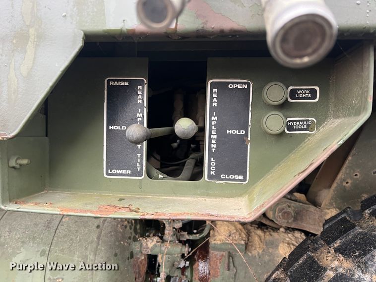 image for item KF9767 1990 Freightliner FLU419  emplacement excavator